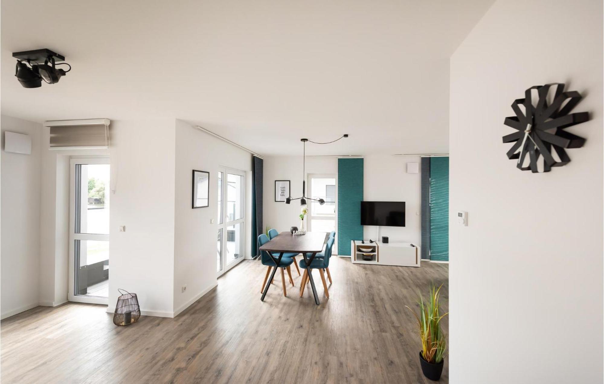 Amazing Apartment In Rechlin With Kitchen Exterior foto